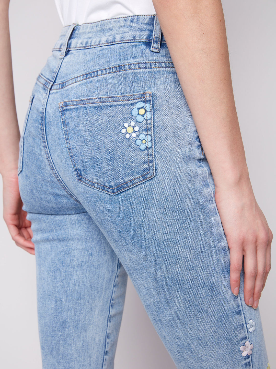 Floral Embroidered cropped Jeans 3