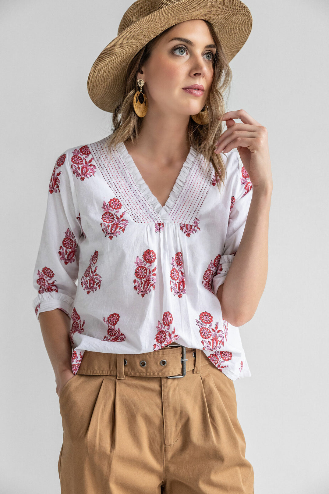 Amaya Rigby Top Pose