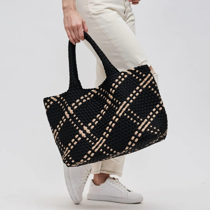 Sky's the Limit Large Tote Black Detail